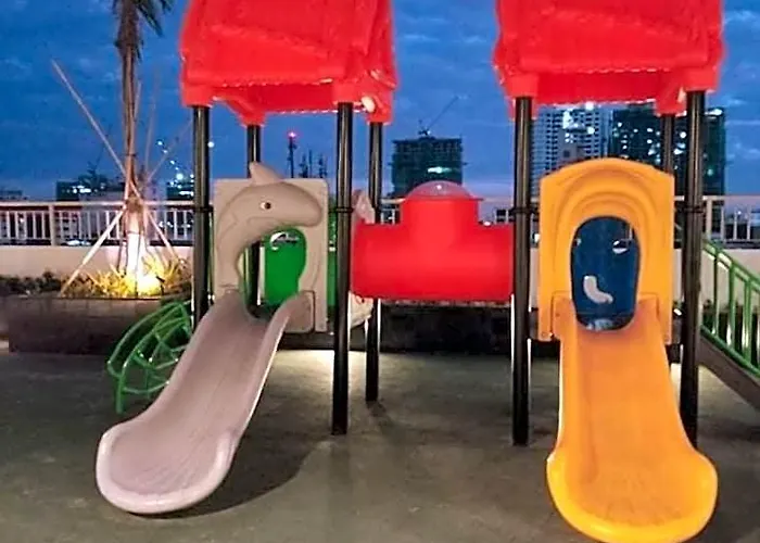 Hotel And Sea View Staycation At Coast Residences Manila
